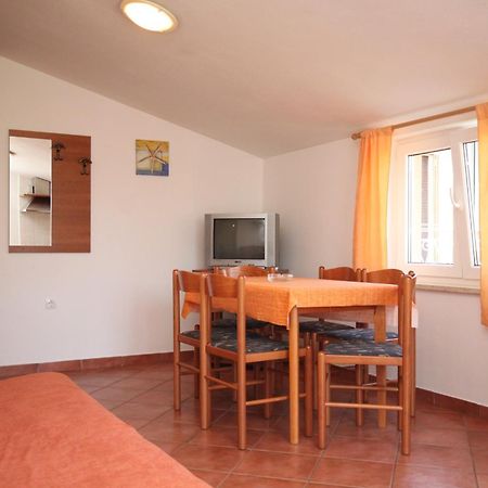 Apartments With A Parking Space Umag - 7039 객실 사진