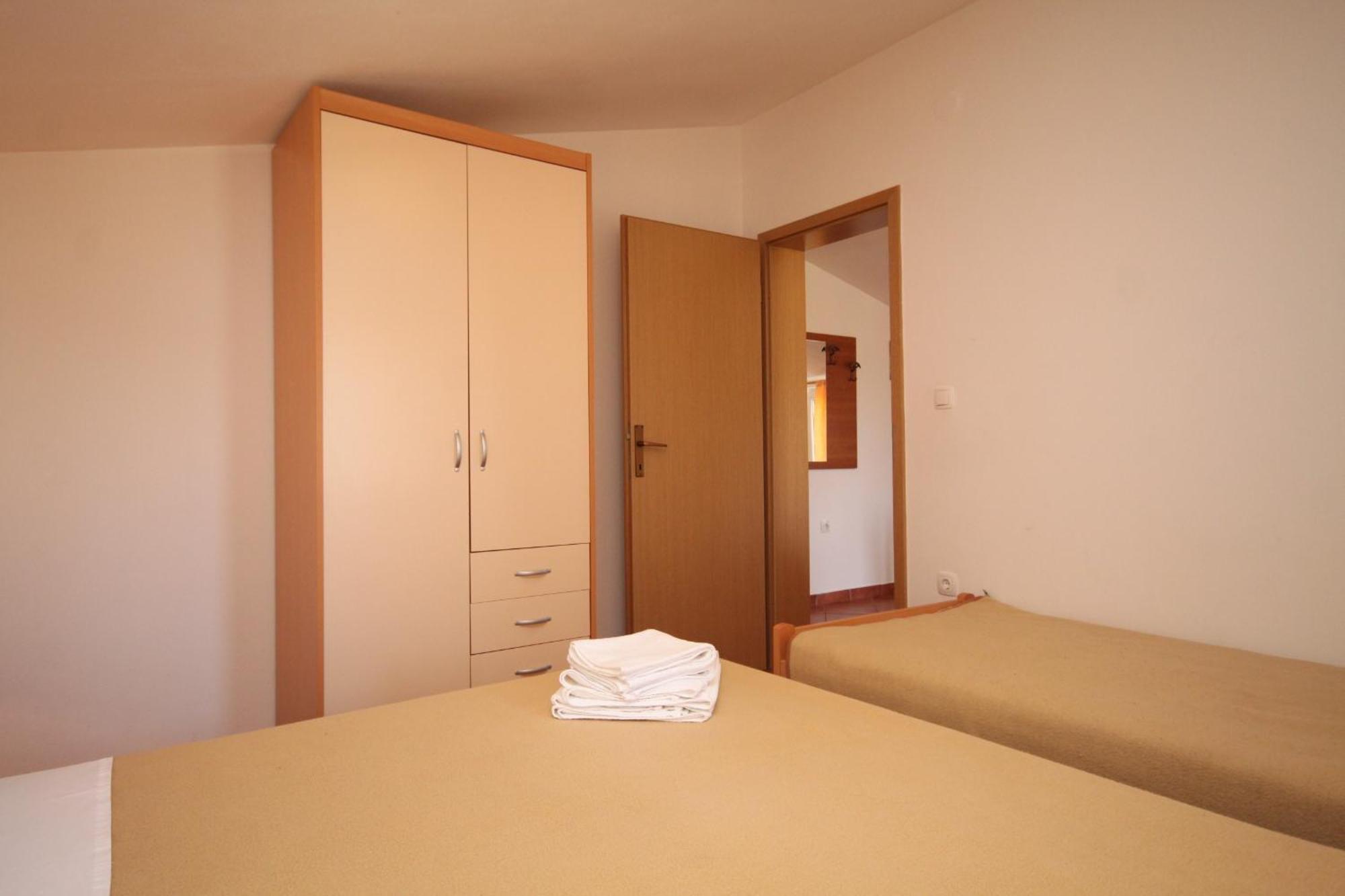 Apartments With A Parking Space Umag - 7039 객실 사진